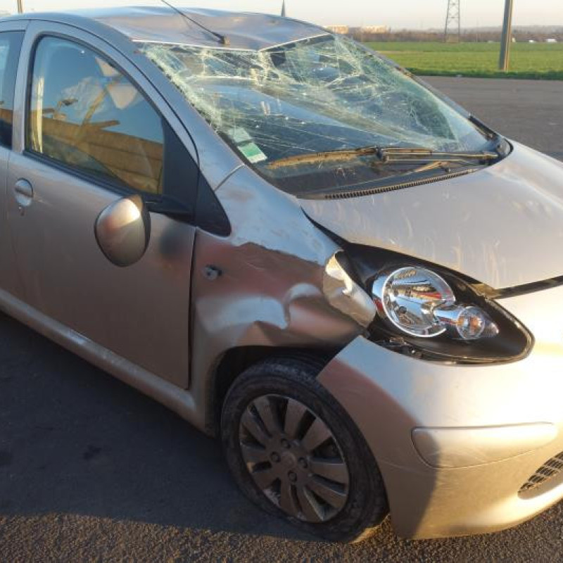 Amortisseur avant gauche TOYOTA AYGO 1 Photo n°2