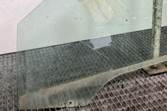 Vitre avant gauche FORD FIESTA 5