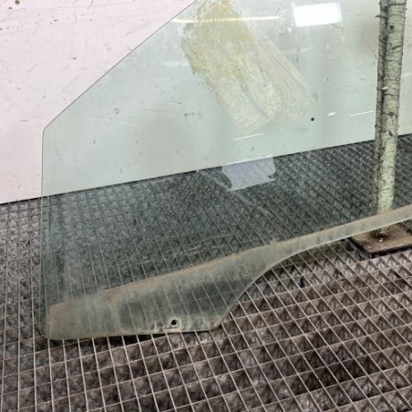 Vitre avant gauche FORD FIESTA 5