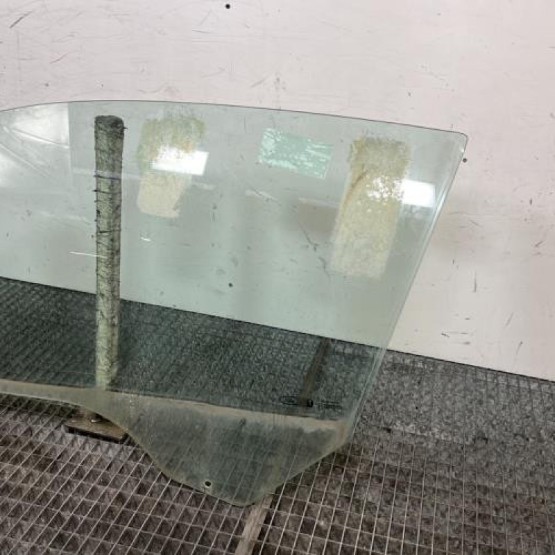 Vitre avant gauche FORD FIESTA 5 Photo n°3