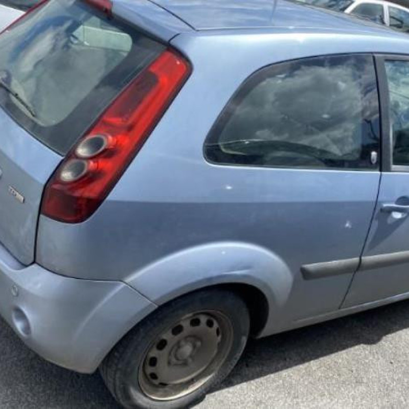 Vitre avant gauche FORD FIESTA 5 Photo n°10