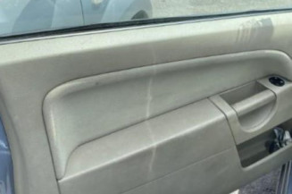 Vitre avant gauche FORD FIESTA 5