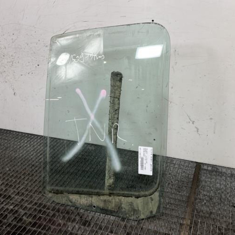 Vitre avant gauche PEUGEOT BOXER 1 Photo n°3