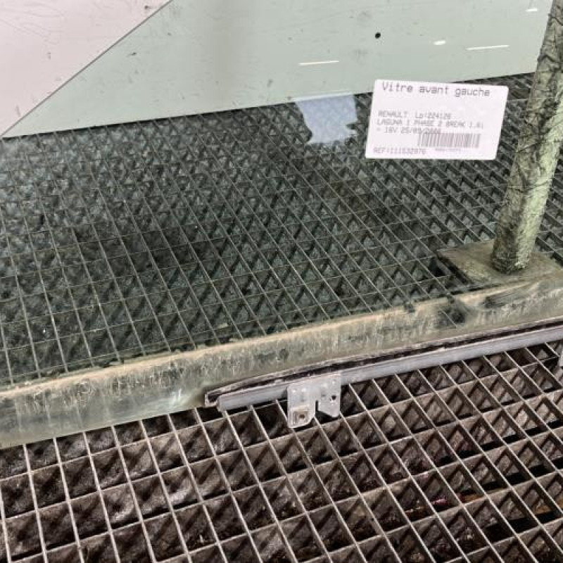 Vitre avant gauche RENAULT LAGUNA 1 Photo n°2