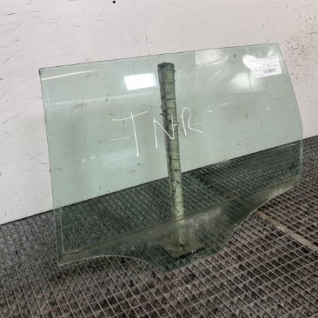 Vitre arriere gauche VOLKSWAGEN PASSAT 5