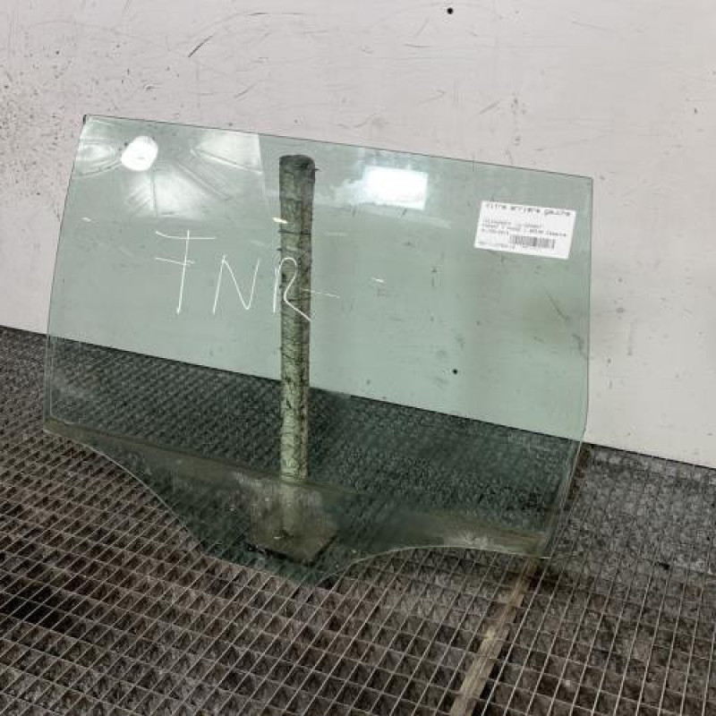 Vitre arriere gauche VOLKSWAGEN PASSAT 7 Photo n°3