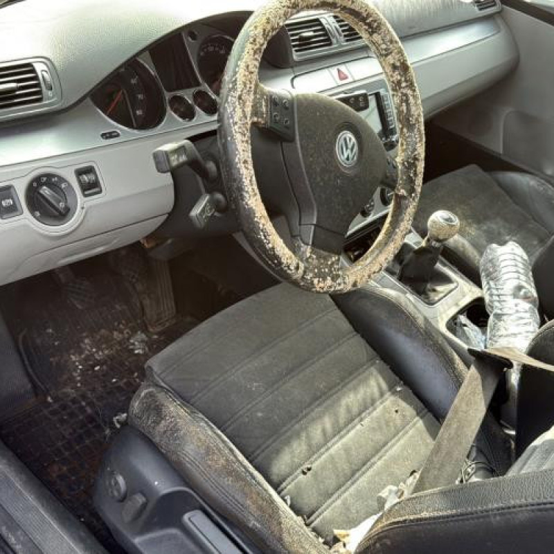 Vitre arriere gauche VOLKSWAGEN PASSAT 7 Photo n°17