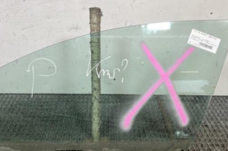 Vitre avant gauche VOLKSWAGEN PASSAT 7 Photo n°1