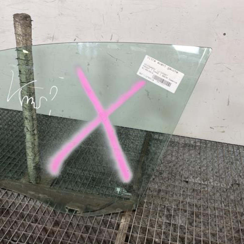 Vitre avant gauche VOLKSWAGEN PASSAT 7 Photo n°3