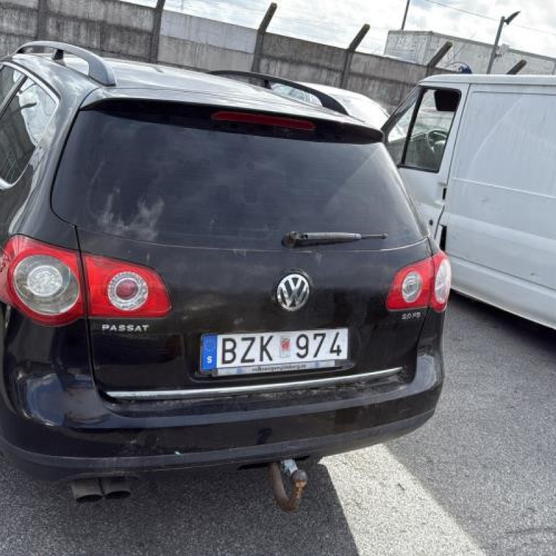 Vitre avant gauche VOLKSWAGEN PASSAT 7 Photo n°9