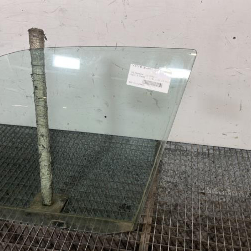 Vitre avant gauche VOLKSWAGEN POLO 3 Photo n°3