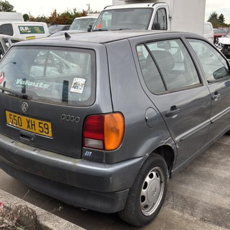 Vitre avant gauche VOLKSWAGEN POLO 3 Photo n°7