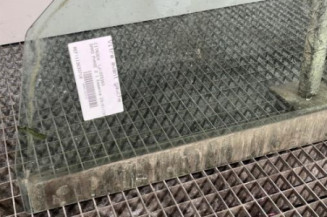 Vitre avant gauche CITROEN SAXO