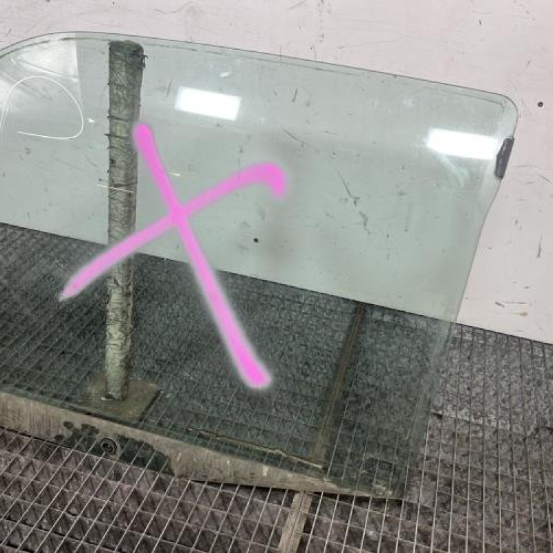 Vitre avant gauche CITROEN SAXO Photo n°3