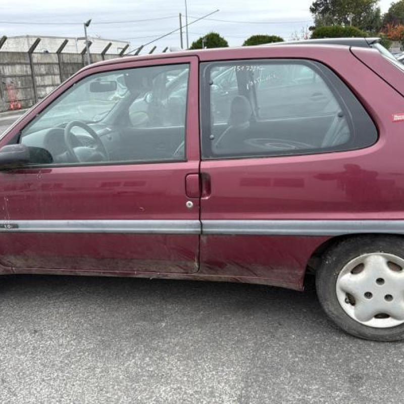 Vitre avant gauche CITROEN SAXO Photo n°11