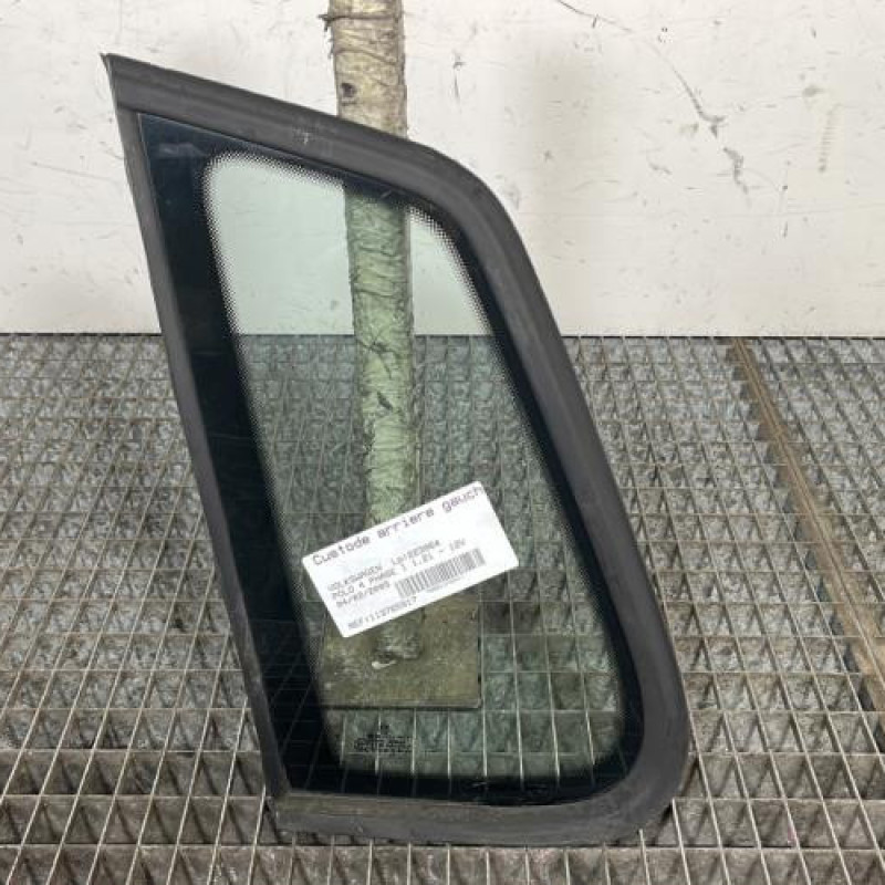 Custode arriere gauche VOLKSWAGEN POLO 4 Photo n°1