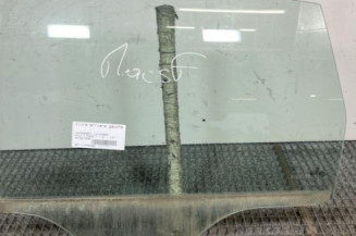 Vitre arriere gauche VOLKSWAGEN POLO 4 Photo n°1