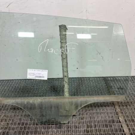 Vitre arriere gauche VOLKSWAGEN POLO 4 Photo n°1