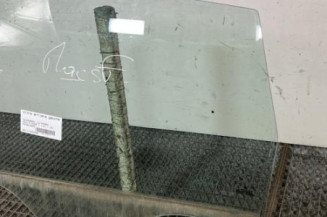 Vitre arriere gauche VOLKSWAGEN POLO 4