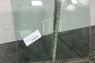 Vitre arriere droit RENAULT CLIO 3