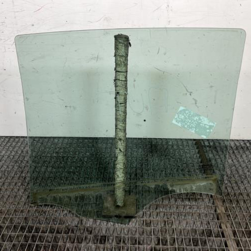 Vitre arriere droit RENAULT CLIO 3 Photo n°4