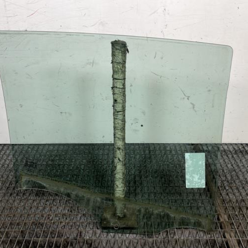 Vitre arriere gauche RENAULT CLIO 3 Photo n°4