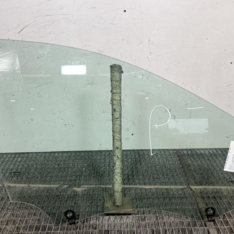 Vitre avant droit RENAULT CLIO 3 Photo n°1