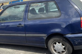 Custode arriere gauche VOLKSWAGEN GOLF 3