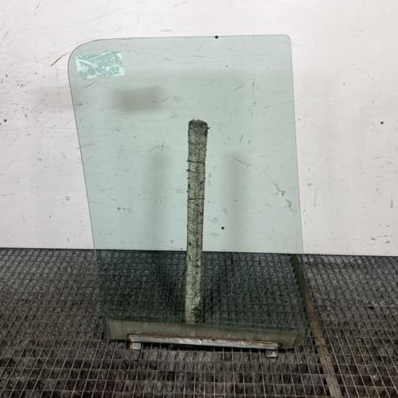 Vitre avant gauche FORD TRANSIT 3 Photo n°4