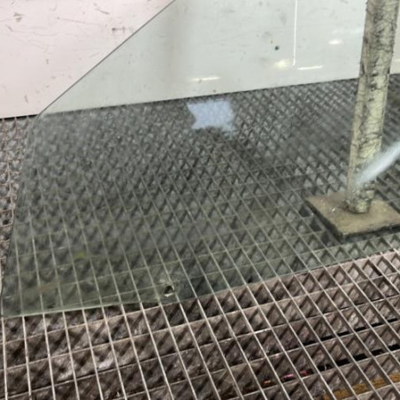 Vitre avant gauche BMW SERIE 3 E46