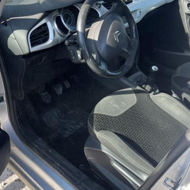 Custode avant gauche (porte) CITROEN C3 2 Photo n°10