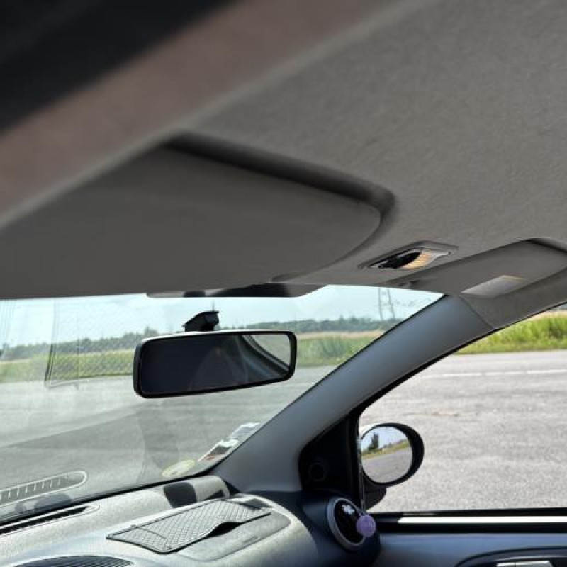 Pretensionneur de ceinture avant droit PEUGEOT 107 Photo n°15