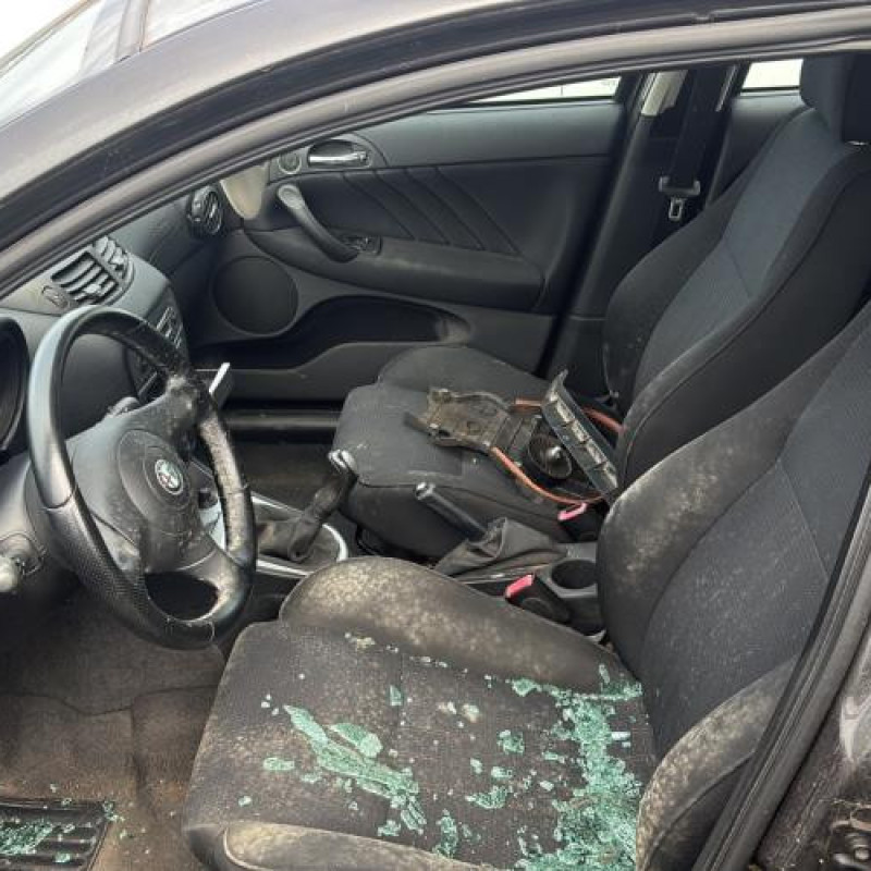 Anti brouillard droit (feux) ALFA ROMEO 147 Photo n°15