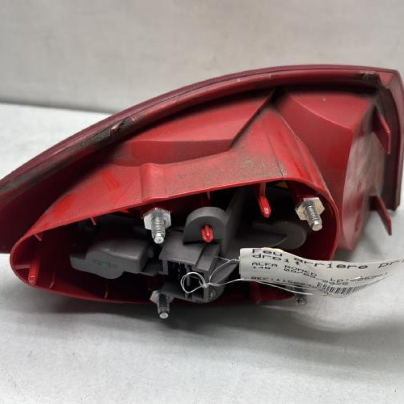 Feu arriere principal droit (feux) ALFA ROMEO 147 Photo n°2