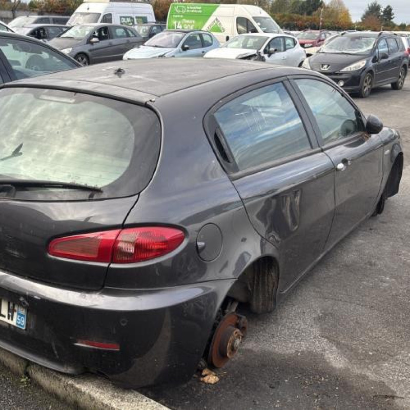 Optique avant principal gauche (feux)(phare) ALFA ROMEO 147 Photo n°8