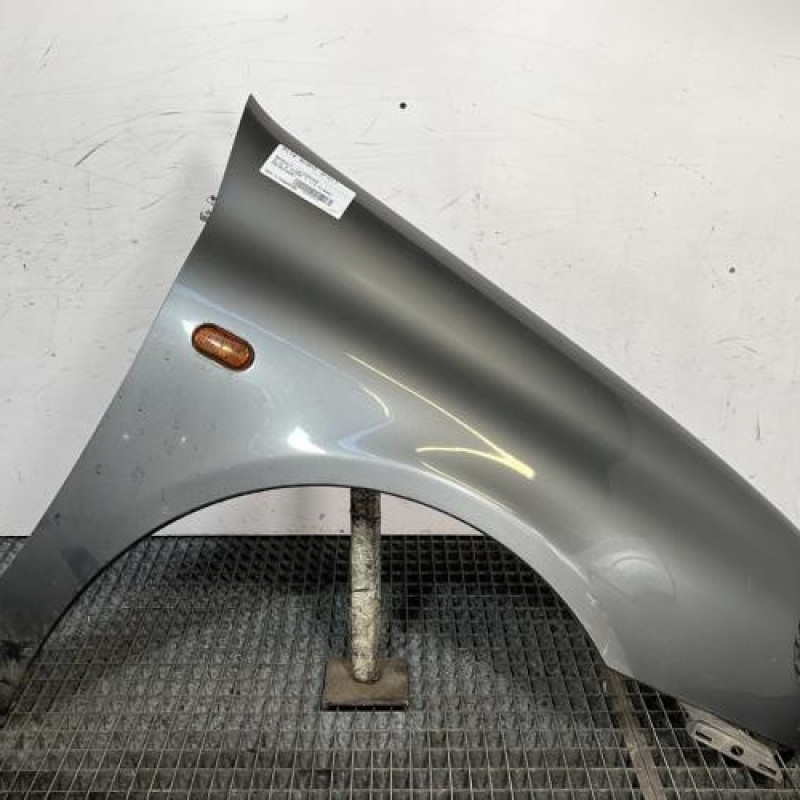 Aile avant droit RENAULT CLIO 2 Photo n°1