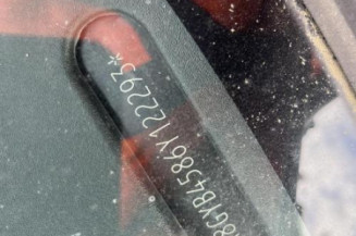 Calandre CHRYSLER GRAND VOYAGER 4