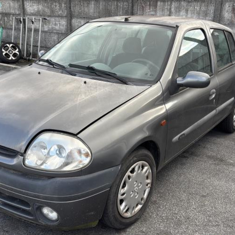 Calandre RENAULT CLIO 2 Photo n°5