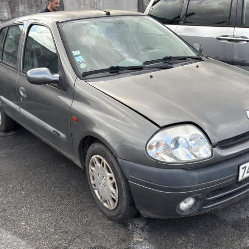 Calandre RENAULT CLIO 2 Photo n°6