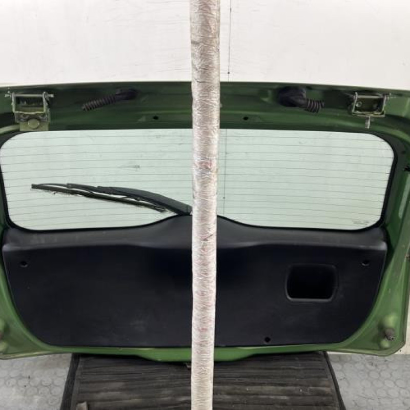 Malle/Hayon arriere FORD FIESTA 5 Photo n°12