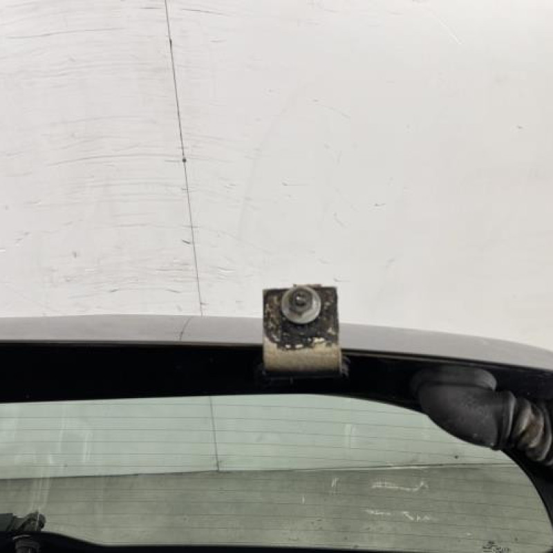 Malle/Hayon arriere VOLKSWAGEN POLO 4 Photo n°7