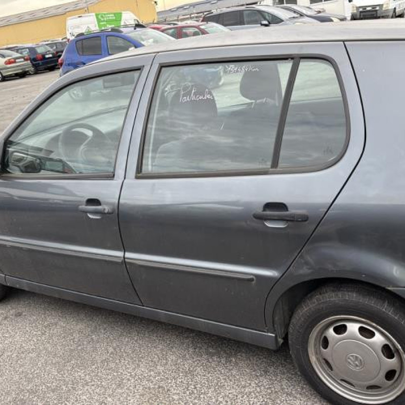 Feu arriere principal droit (feux) VOLKSWAGEN POLO 3 Photo n°9