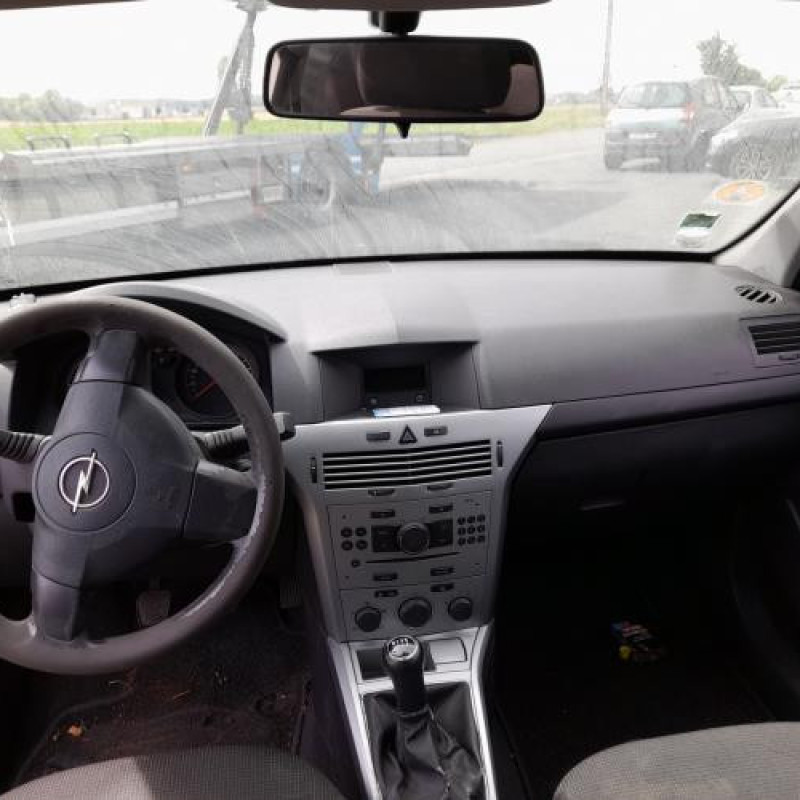 Pare choc arriere OPEL ASTRA H Photo n°19