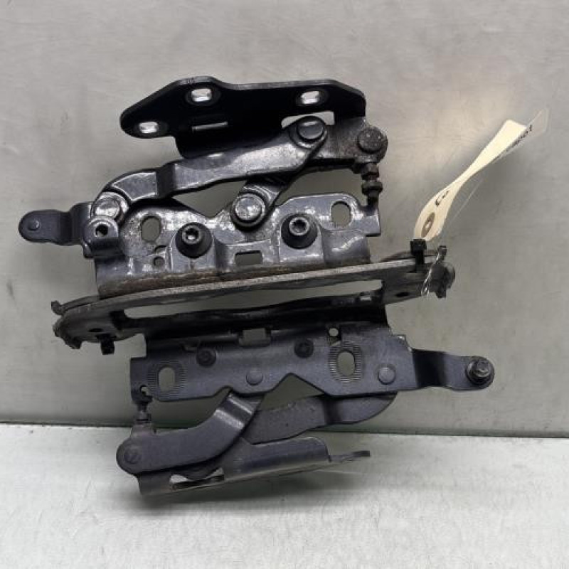 Charniere de capot MERCEDES CLASSE C 204 Photo n°3