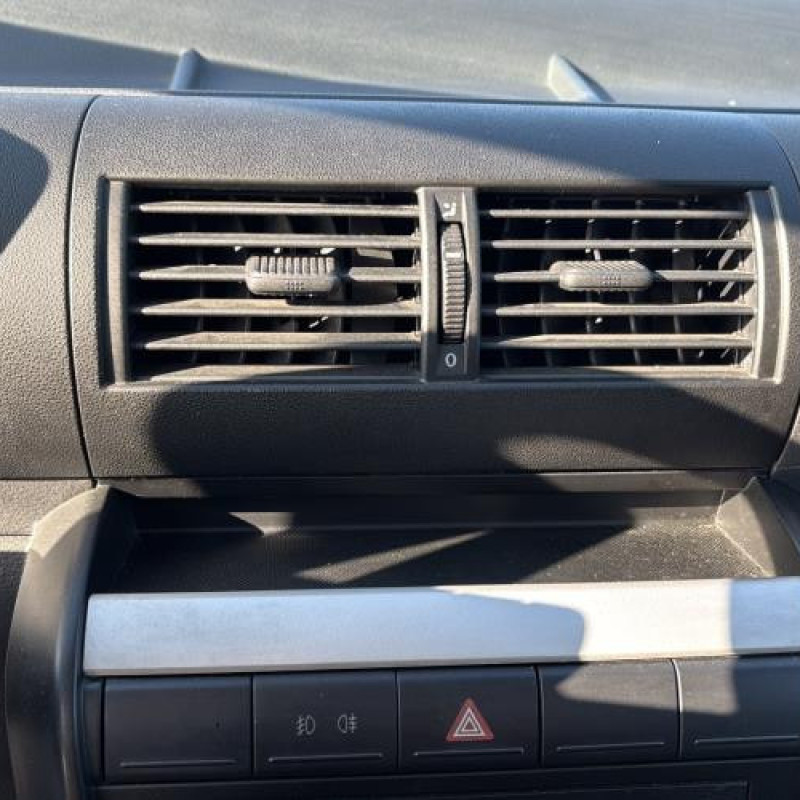 Anti brouillard droit (feux) VOLKSWAGEN FOX Photo n°20