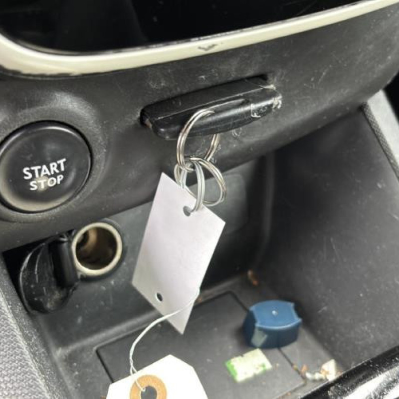 Catadioptre arriere droit RENAULT CLIO 4 Photo n°20