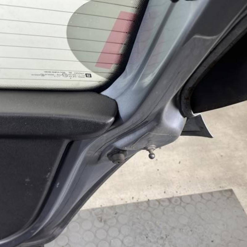 Malle/Hayon arriere OPEL CORSA D Photo n°8
