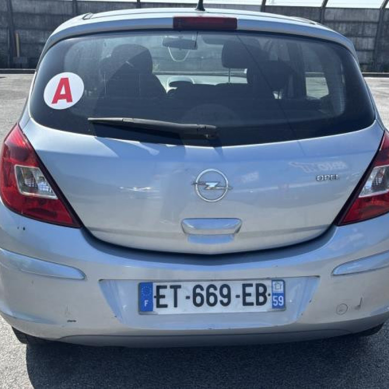 Malle/Hayon arriere OPEL CORSA D Photo n°16