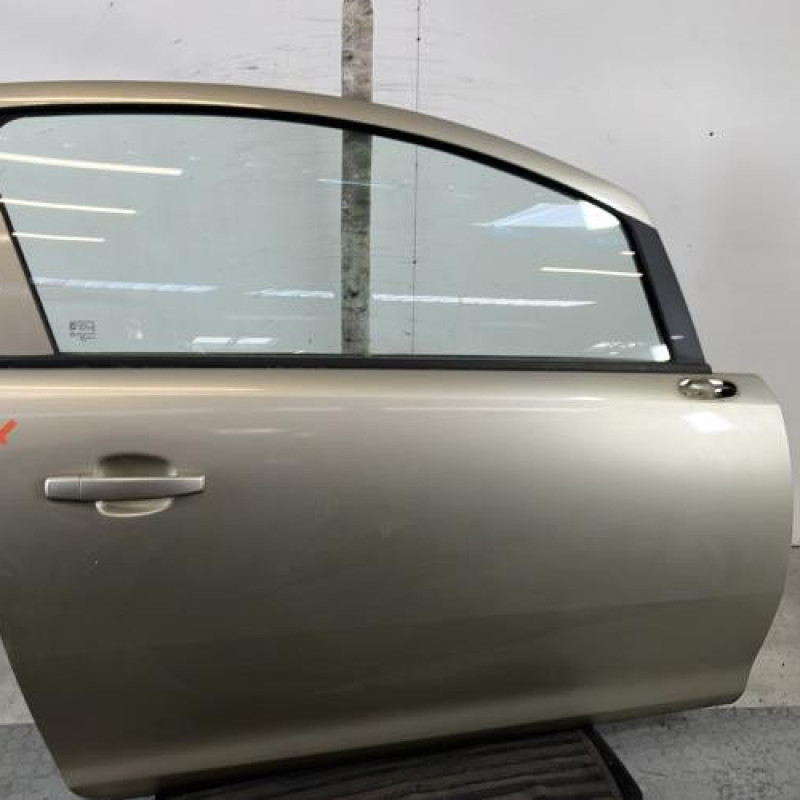 Porte avant droit OPEL CORSA D Photo n°1