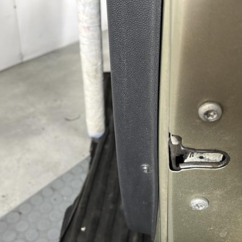 Porte avant droit OPEL CORSA D Photo n°4